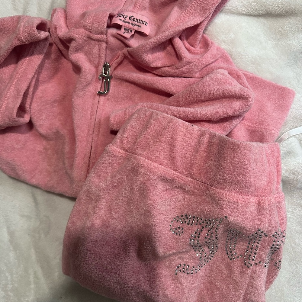 Juicy Couture Girls Pink Terry Sweatpants with Rhinestone Juicy Logo
